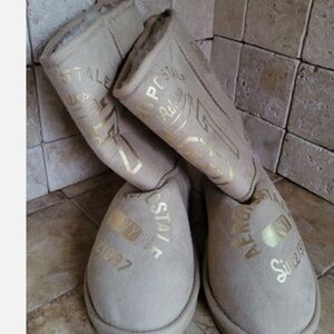 nwt gorgeous aero logo fur lined boots